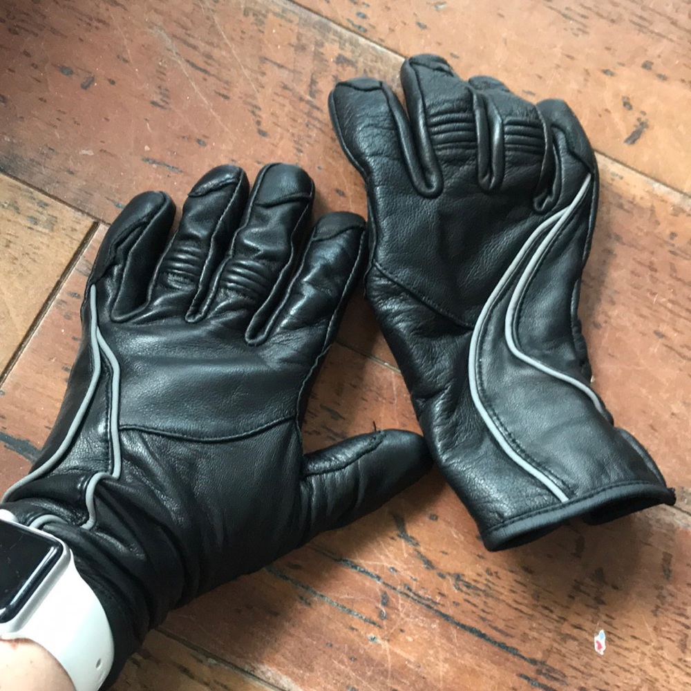 Ladies Elegant Leather Motorcycle Gloves